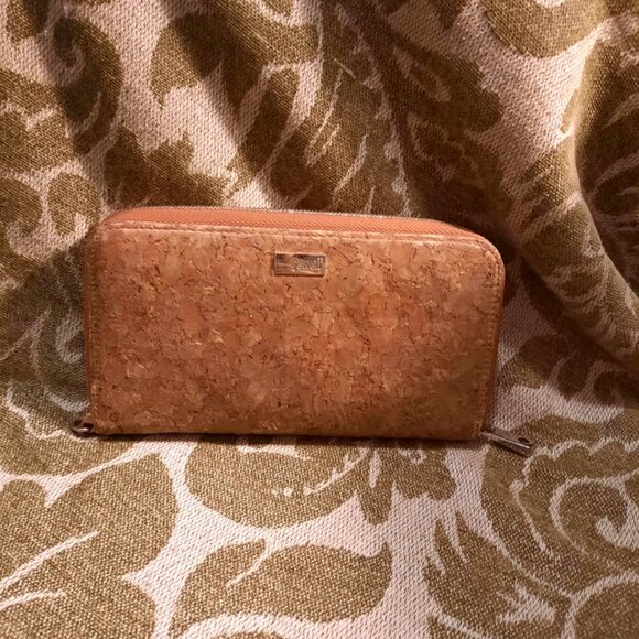 jewell by thirty-one tan cork sparkle wallet - Picture 1 of 6
